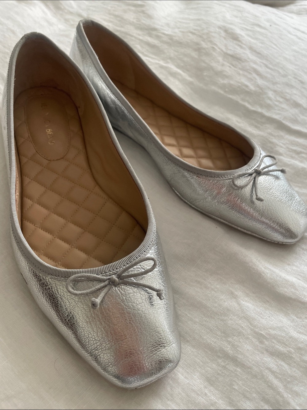 NWOT Veronica Beard Beatrix Ballet Flat in Silver - Picture 3 of 4